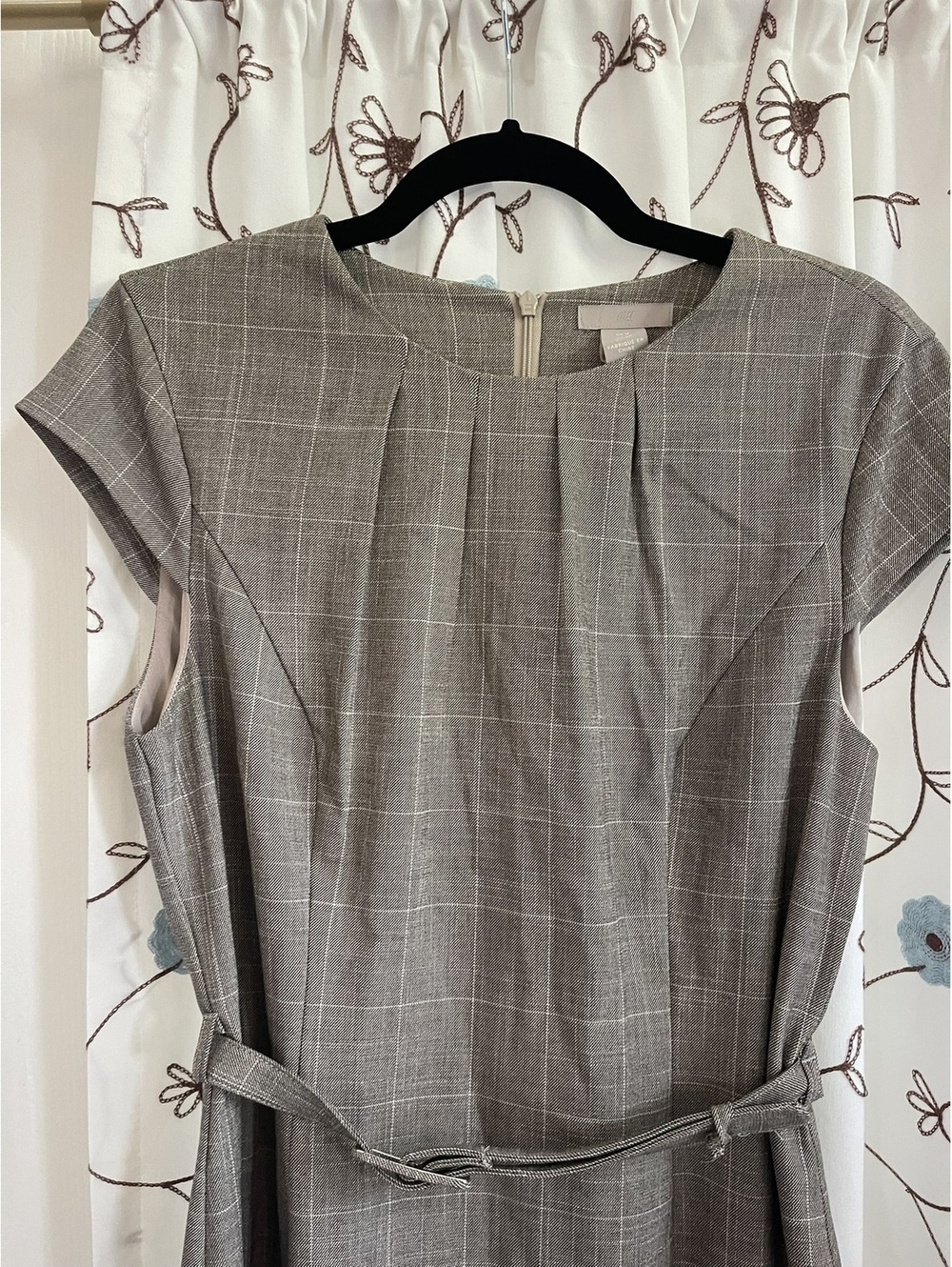 New Without Tags | H&M | Sz M | Plaid belted sheath dress - Picture 6 of 9
